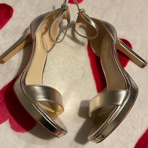 New Nine West Emmeri women’s Dress sandals color Gold size  9 - Picture 5 of 14